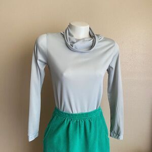 Vintage Ms. Doris of California Med Turtleneck Silver Long Sleeve Blouse Silky
